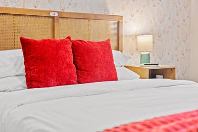 Private Bed and Bath Main Photo