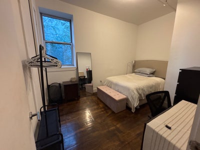 Beautiful cozy room in Clinton Hill Main Photo