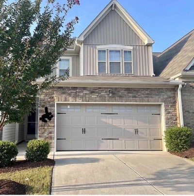 Roommate - townhouse 2nd Fl quiet & private Main Photo