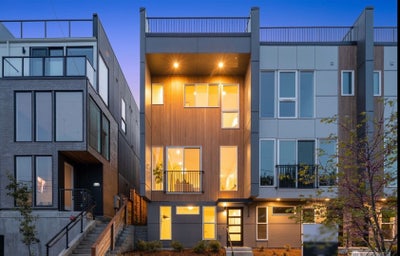 Whole floor in large townhouse Main Photo