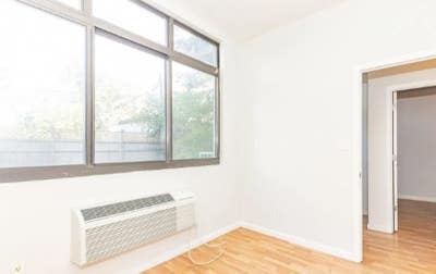 Sunny Bushwick Room w/ Balcony & Yard Access! Main Photo
