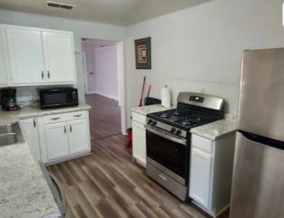 Student/Traveling Professional-Washer and Dryer On Main Photo