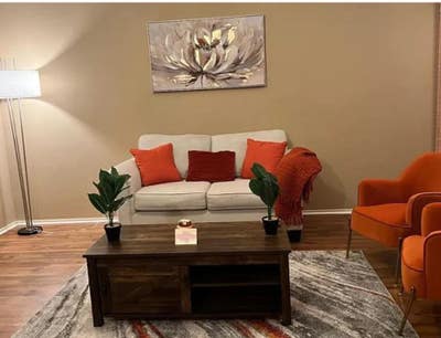 Affordable rooms within walking distance of utsa Main Photo