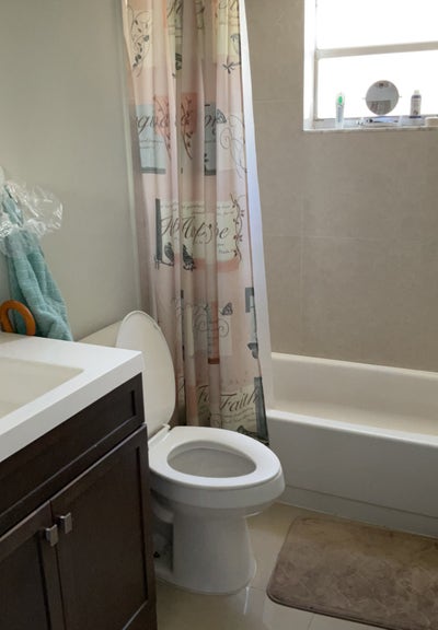 Room For Rent Main Photo