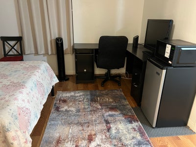 Beautiful fully furnished room with private bathro Main Photo