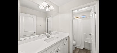 Room in spacious home  Main Photo