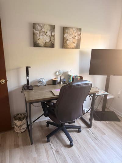 Private Room for Rent – Clean, Quiet Home Near Egl Main Photo