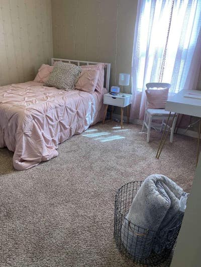 Roommates wanted Main Photo