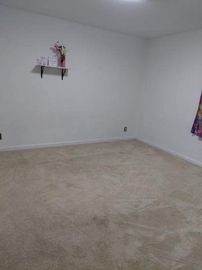 One BR  full bath  shared full kitchen Main Photo