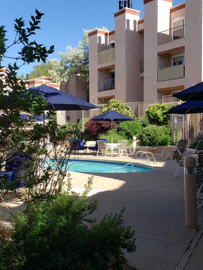 1bd bath condo. Gated. Pool. Fitness Ctr. Hot tub. Main Photo