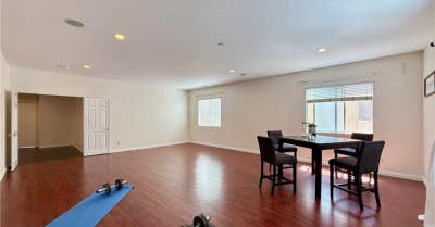 A big master for rent in a Charming Home with Mod Main Photo