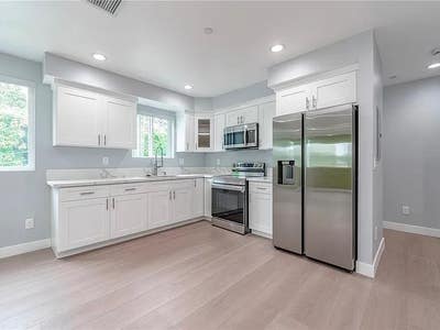 Welcome to Ostel | Modern Los Angeles Room Shares Main Photo