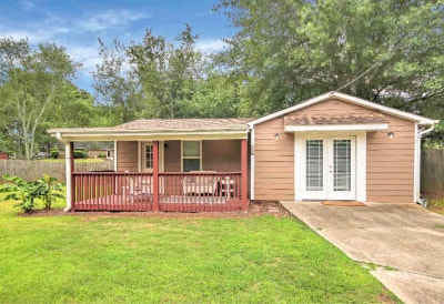 Beautifully Upgraded Cottage Home Main Photo