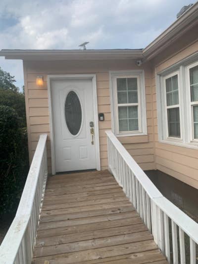 Cozy Room wt private & Shared Bathroom For Rent (h Main Photo