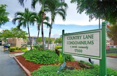 Country Lane Condo Beautiful 1 Bed  1.5 Bath Unit Main Photo