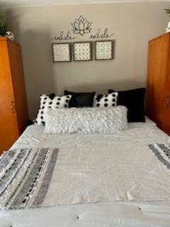 Furnished Studio_Includes Utilities & Internet Main Photo