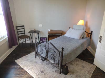 Private Room wprivate Bath. Move_in Special $150  Main Photo