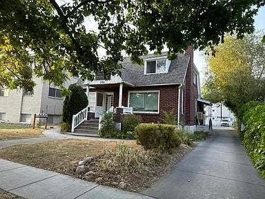 Female Housing: Shared Room 10B Main Photo