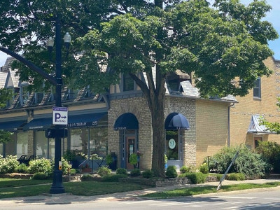 Charming Downtown Bexley Studio  Main Photo