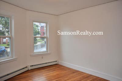 Brown Stadium  Renovated One Bed  Samson Realty 68 Main Photo