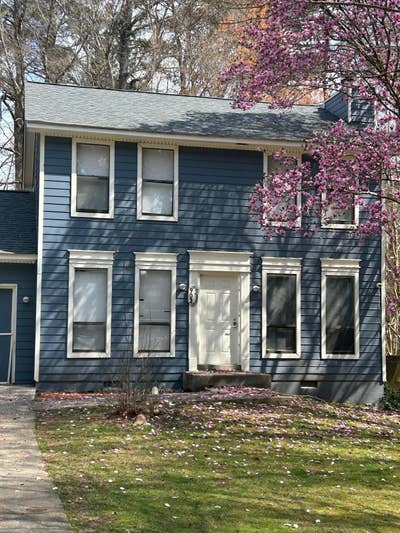 Master Bedroom For Rent Main Photo