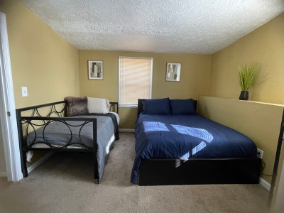 Perfect Home for Students and Travelers! Main Photo