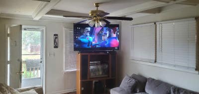 Clean Safe Room for rent  Main Photo