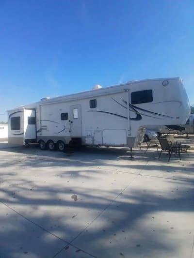 RV Resort Complex Main Photo