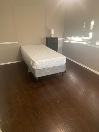 Affordable Rooms\ Weekly Main Photo