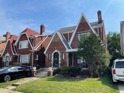 Large 1 Bedroom Apartment_Kitchen_Digital Lock_Al Main Photo