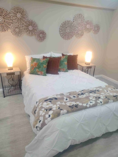 Taylor Brown Large Bedroom Wshared Bath for Rent Main Photo