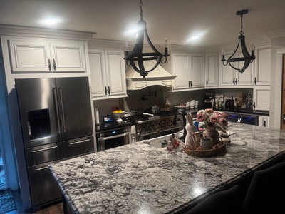 Room for rent for female roommate Main Photo