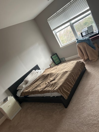 1,500$ Room/ Hawthorne Commons Main Photo