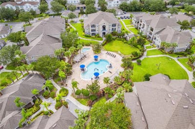 Large One Bedroom condo at Courtney landing Near L Main Photo