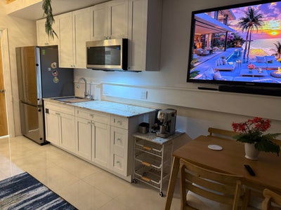 Modern Furnished Studio in the heart of Miami  Main Photo
