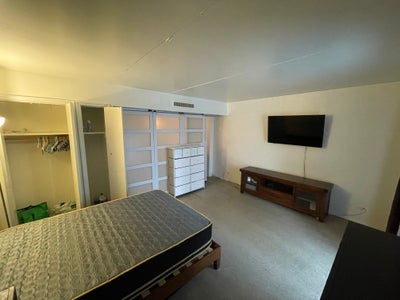 HUGE Room For Rent - Private Landlord Main Photo
