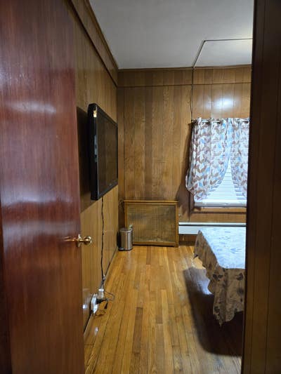 Room in Woodhaven, NY Main Photo