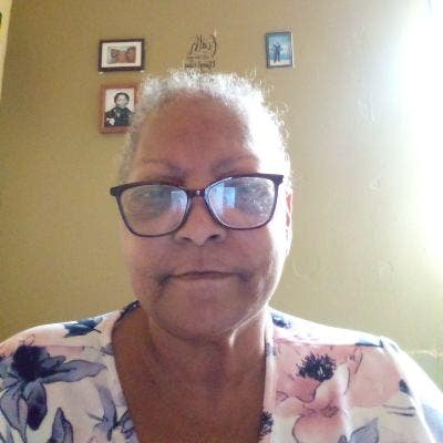 68 year old Female seeks a small or large room Main Photo