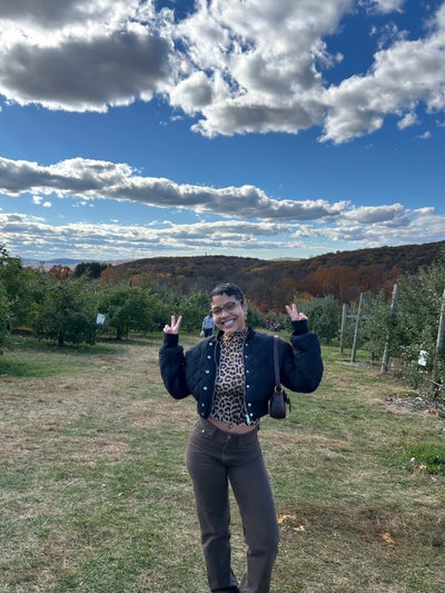 I’m Des, 26, working full-time and pretty e... Main Photo