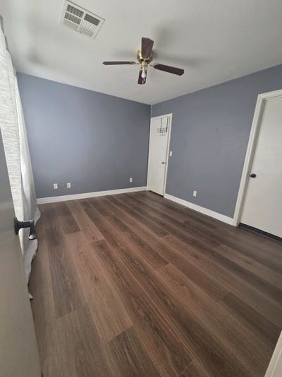 Private bedroom with shared bathroom  Main Photo
