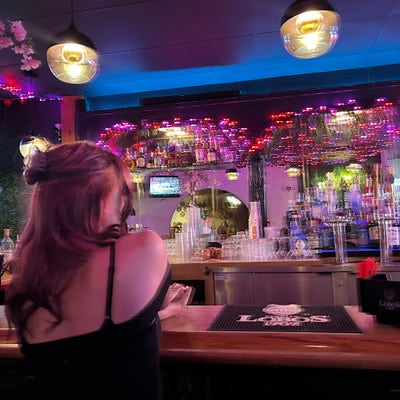 Female looking for North Hollywood room now Main Photo