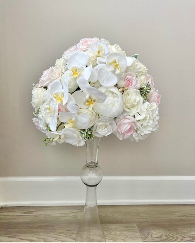 Woman looking for a room in Lake Forest CA Main Photo