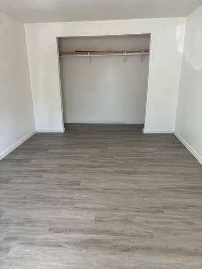 Spacious _BR_bathroom unit available in a quiet ne Main Photo