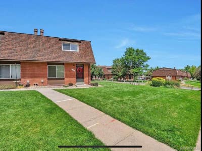 Private Room with Ensuite Bath Main Photo