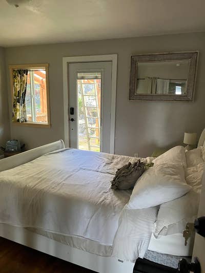 Very private and quiet section of home Main Photo