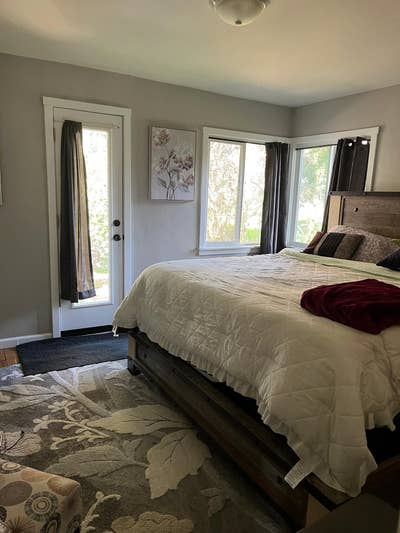 Quiet and private BR with private bath Main Photo