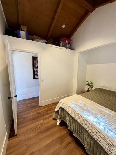 Room for Rent in Family Home! Main Photo