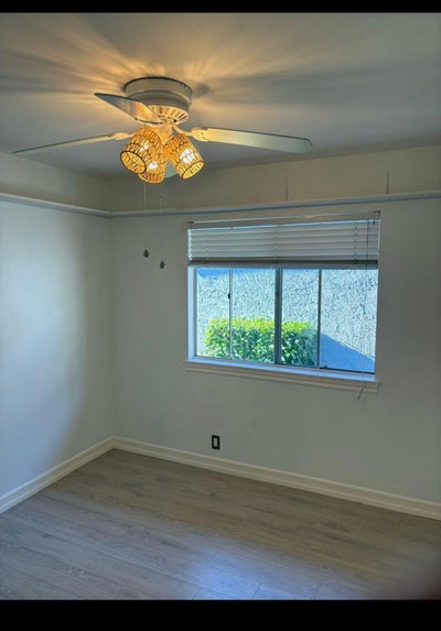 Roommate Wanted in Lake Forest  Main Photo