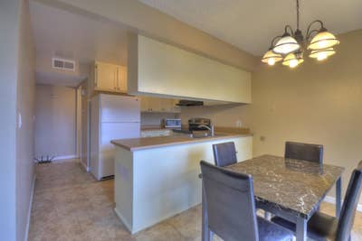 Furnished Private Bedroom (Central Fresno) Main Photo