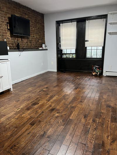 Spacious Bedroom, Backyard Access, Utilities Inclu Main Photo